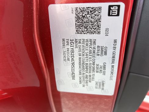 Used 2024 Chevrolet Corvette Stingray Preferred Cpe w/ Z51 Performance Package RWD image 27