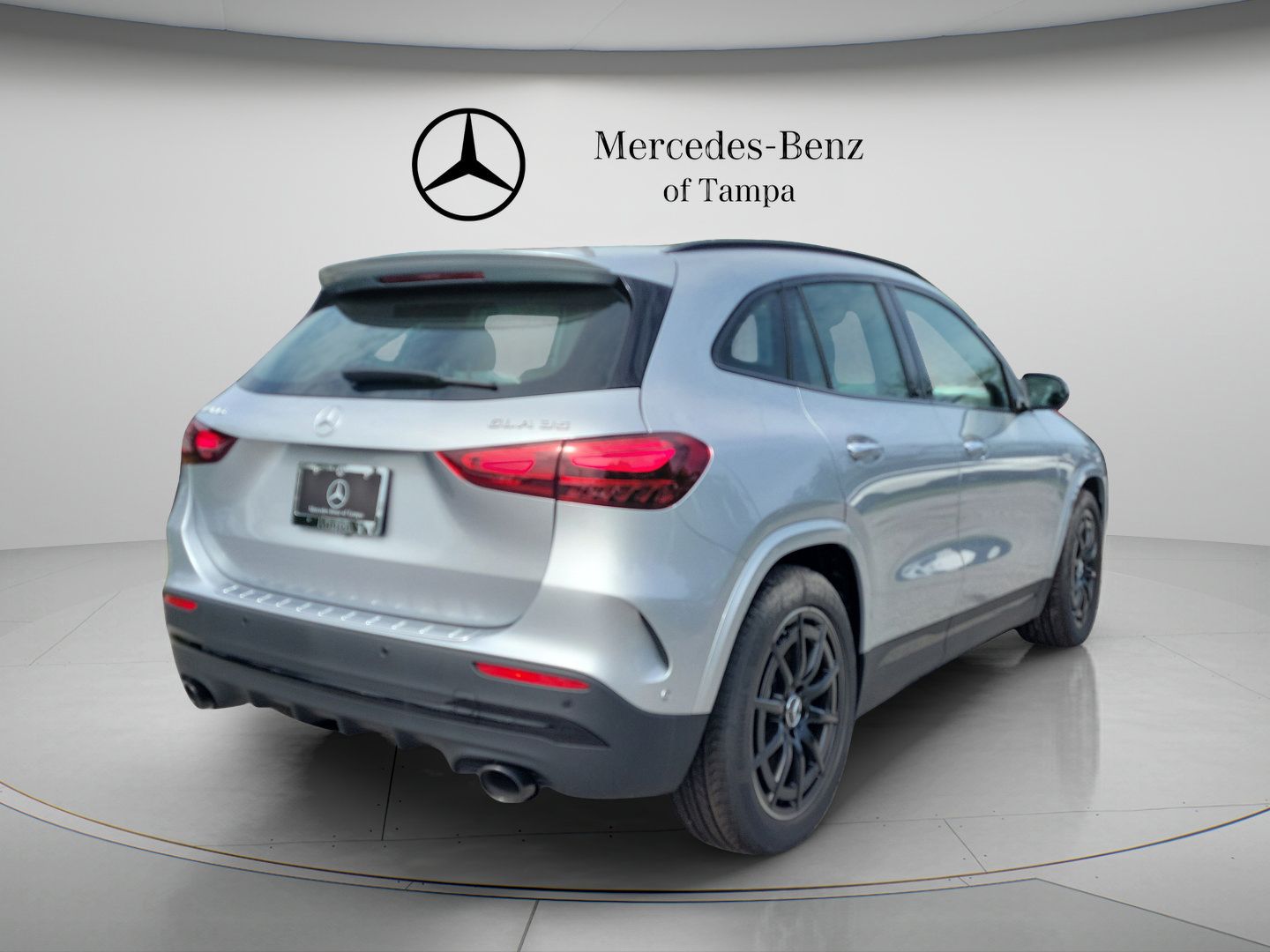 New 2026 Mercedes-Benz GLA 35 AMG 4MATIC image 3