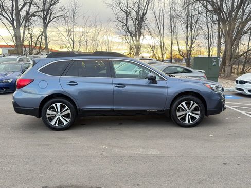 Used 2018 Subaru Outback 2.5i Limited image 7