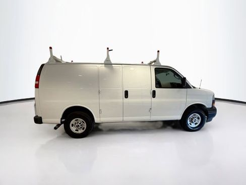 Certified 2022 GMC Savana 2500 w/ Driver Convenience Package RWD image 8