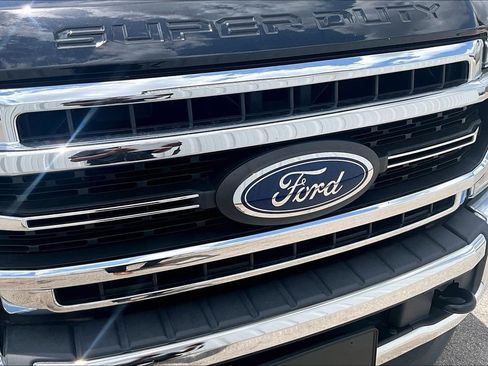 Used 2020 Ford F250 Lariat w/ FX4 Off-Road Package AWD/4WD image 30