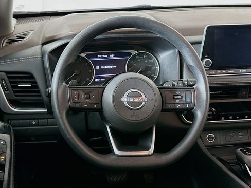 Used 2023 Nissan Rogue SV image 18