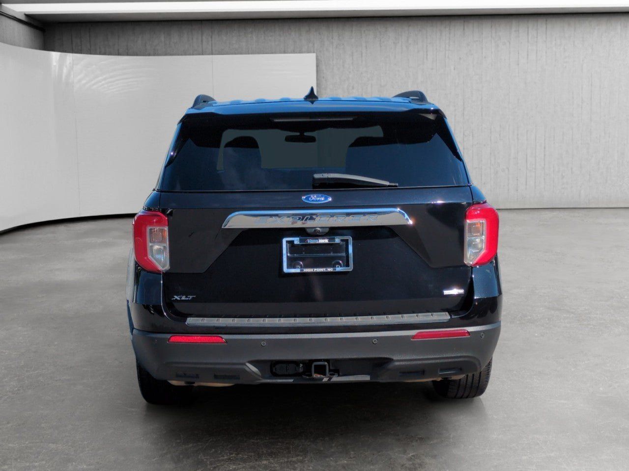 Used 2020 Ford Explorer XLT w/ Comfort Package AWD/4WD image 6
