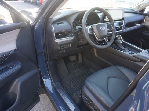 Used 2026 Toyota Grand Highlander Limited image 7