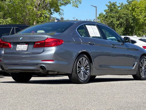 Used 2019 BMW 530e w/ Premium Package RWD image 4