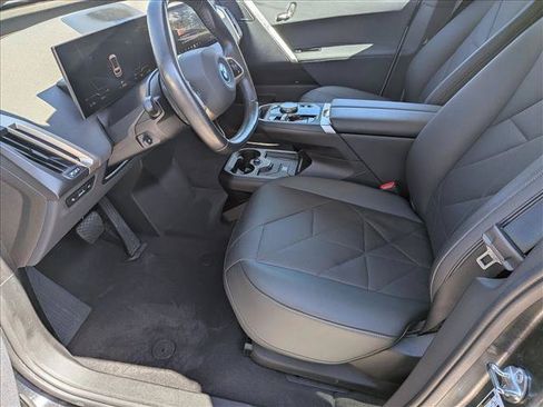 Used 2024 BMW iX xDrive50 w/ Convenience Package AWD/4WD image 17