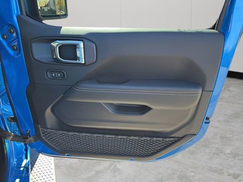 New 2026 Jeep Wrangler Unlimited Sahara AWD/4WD image 15