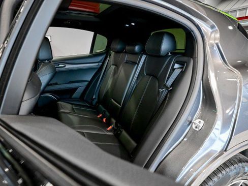 Used 2022 Alfa Romeo Stelvio Ti image 21