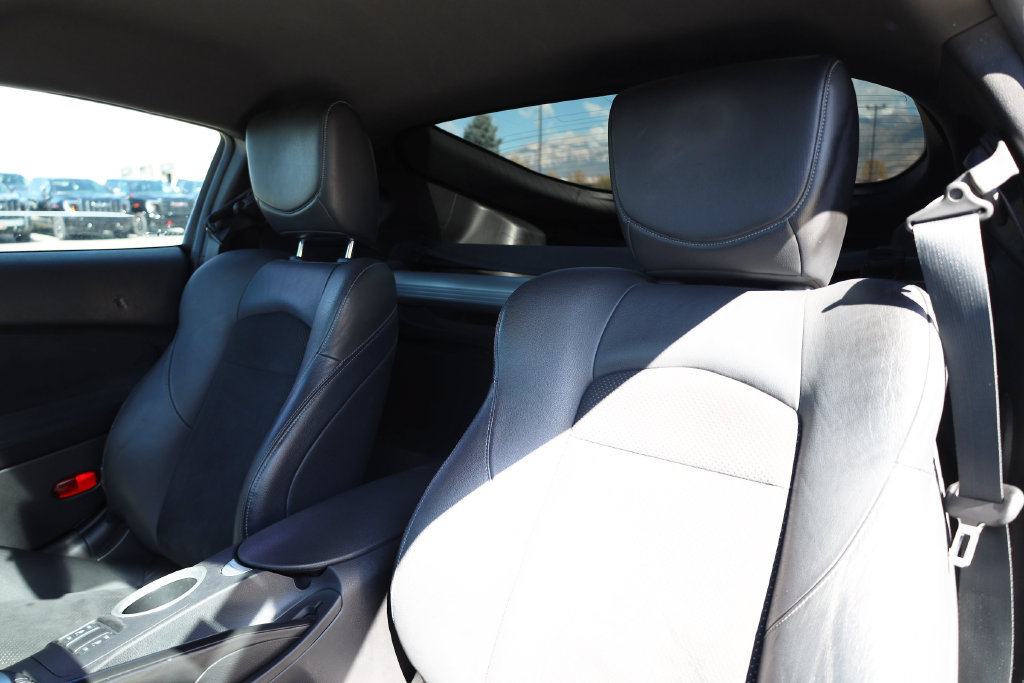 Used 2013 Nissan 370Z Touring RWD image 16