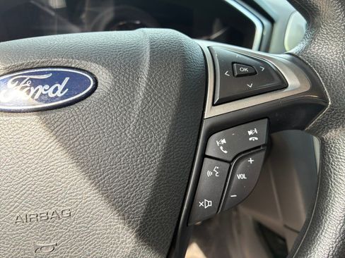 Used 2020 Ford Fusion SE FWD image 16