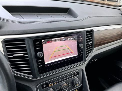 Used 2021 Volkswagen Atlas SE image 11