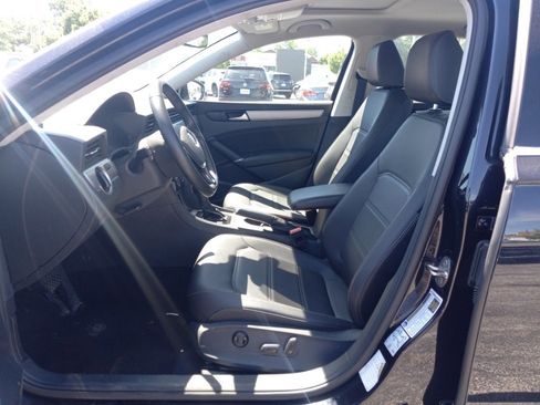 Used 2022 Volkswagen Passat 2.0T SE FWD image 5