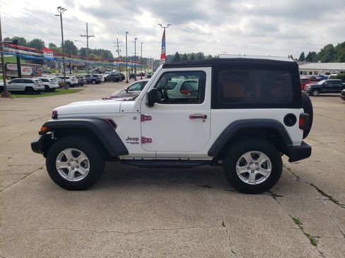 Used 2020 Jeep Wrangler Sport AWD/4WD image 6