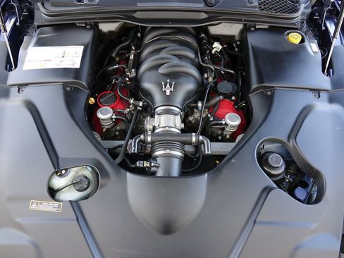 Used 2011 Maserati GranTurismo S image 9