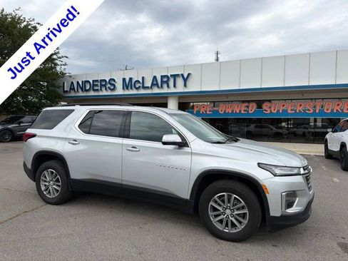 Used 2022 Chevrolet Traverse LT FWD image 1