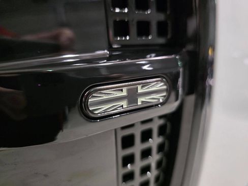 Used 2024 Land Rover Defender 110 V8 image 18