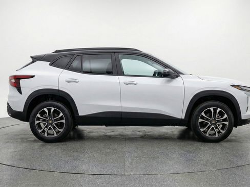 Used 2025 Chevrolet TrailBlazer LT image 11