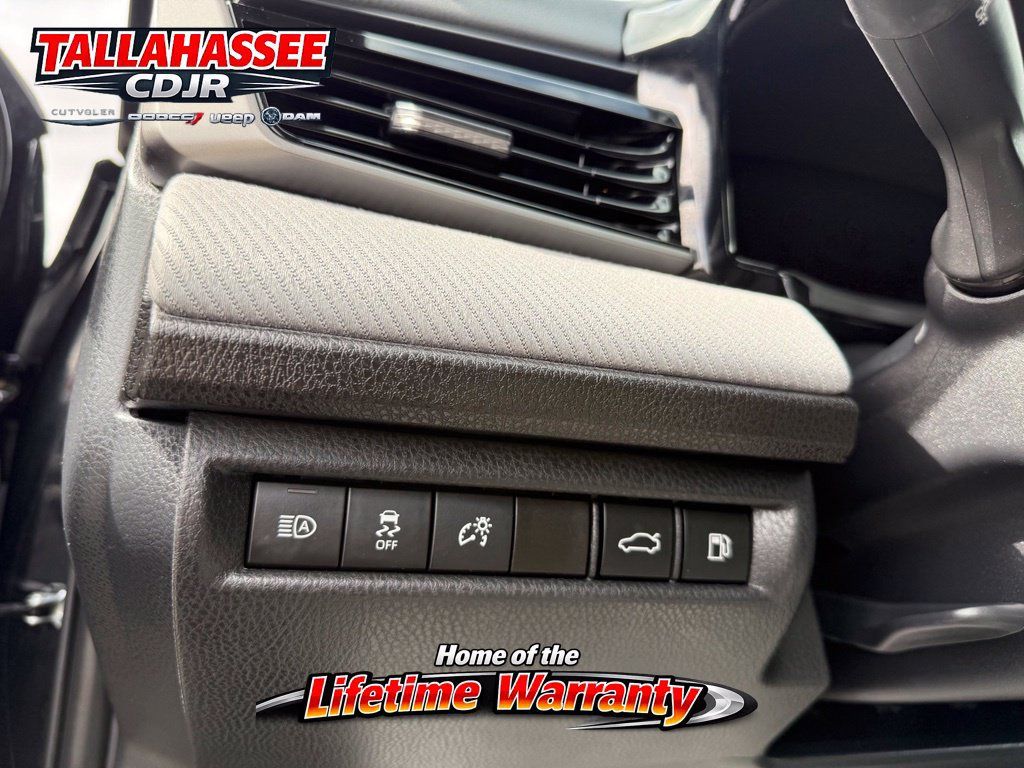 Used 2025 Toyota Camry SE w/ Convenience Package FWD image 38