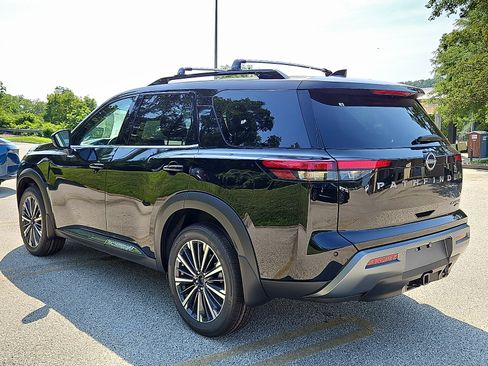 New 2026 Nissan Pathfinder Platinum AWD/4WD image 4