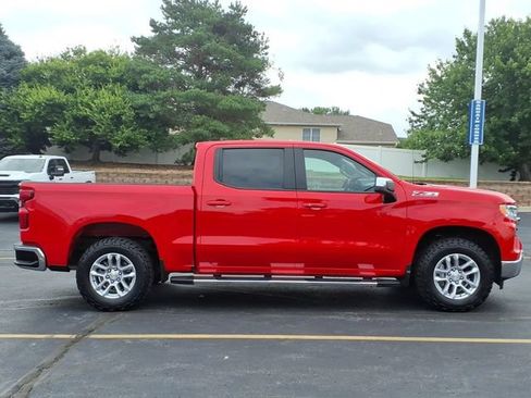 Certified 2022 Chevrolet Silverado 1500 LT w/ Diesel Off-Road Package AWD/4WD image 4