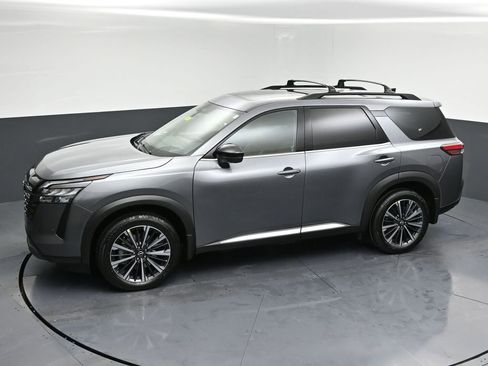 New 2026 Nissan Pathfinder Platinum image 29