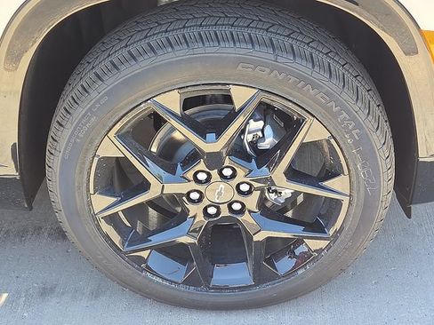 New 2026 Chevrolet Traverse RS w/ LPO, Floor Liner Package FWD image 6
