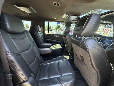 Used 2015 Cadillac Escalade ESV Platinum AWD/4WD image 31