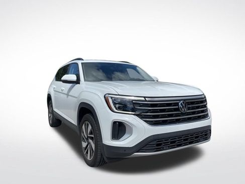 Used 2025 Volkswagen Atlas SE FWD image 2