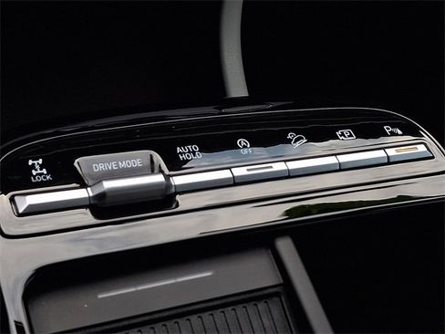 Used 2025 Hyundai Tucson Limited image 25