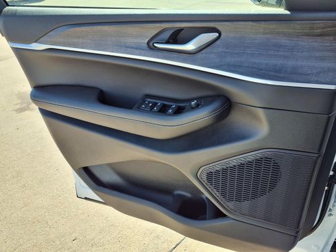 New 2026 Jeep Grand Cherokee Altitude AWD/4WD image 16