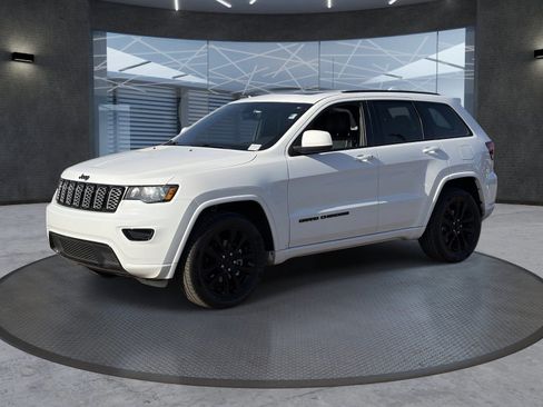 Used 2019 Jeep Grand Cherokee Altitude RWD image 2