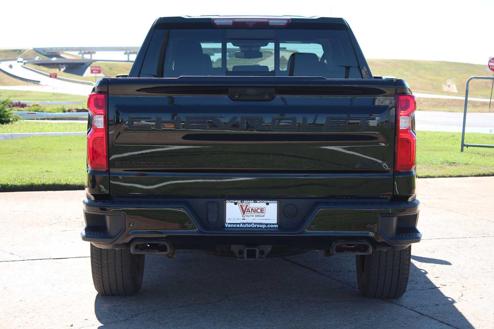 Used 2022 Chevrolet Silverado 1500 RST w/ Redline Edition AWD/4WD image 10