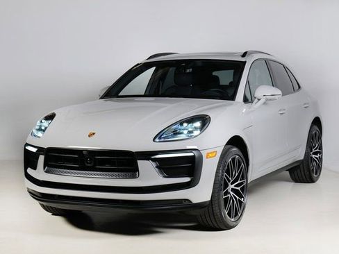 Used 2023 Porsche Macan image 1