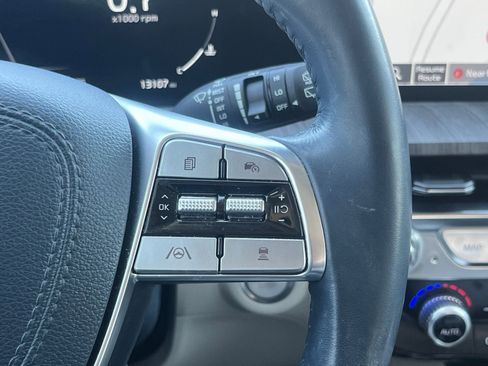 Used 2025 Kia Telluride SX w/ SX Captain's Chair Package image 34