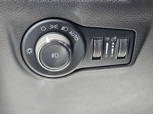 Used 2025 Jeep Compass Trailhawk AWD/4WD image 21
