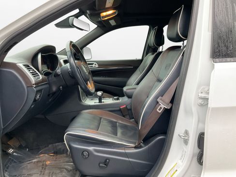 Used 2014 Jeep Grand Cherokee Overland w/ Advanced Technology Group image 10
