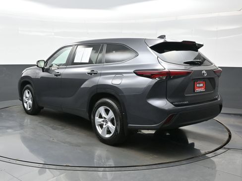 Used 2024 Toyota Highlander LE image 4