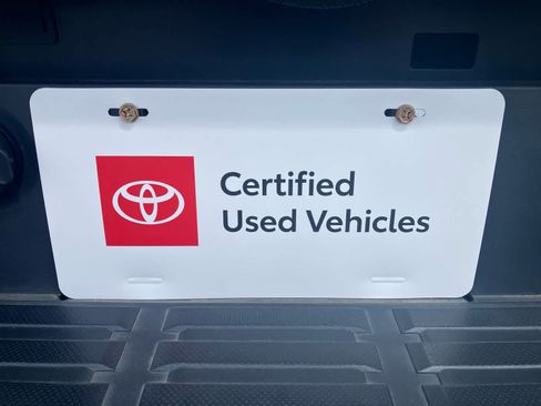 Certified 2024 Toyota Tacoma TRD Off-Road AWD/4WD image 2