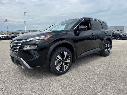 Used 2025 Nissan Rogue SL w/ Tech Package AWD/4WD image 2