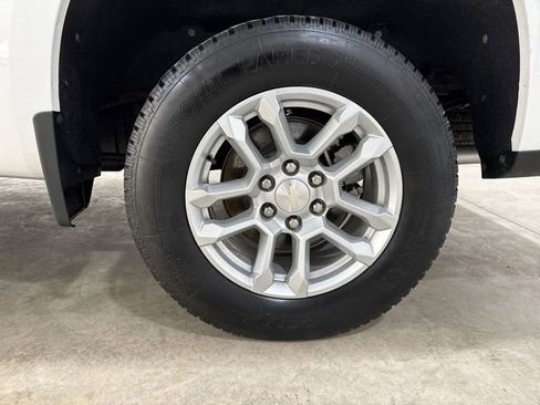 Used 2022 Chevrolet Silverado 1500 LT AWD/4WD image 32