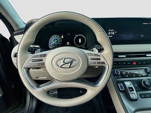 Used 2025 Hyundai Palisade Calligraphy FWD image 8