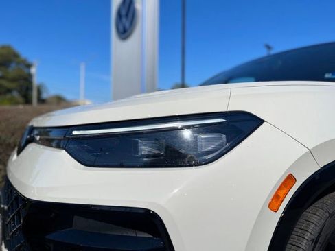 New 2026 Volkswagen Tiguan SE R-Line image 11