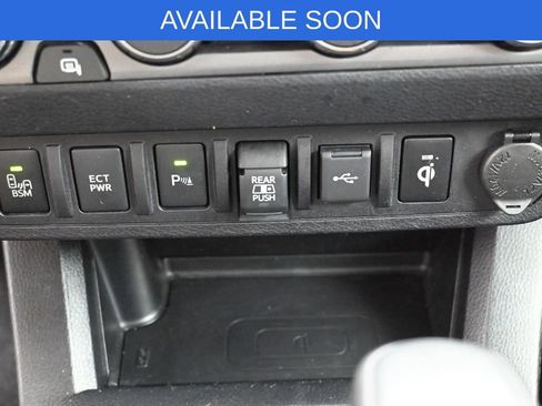 Used 2022 Toyota Tacoma TRD Sport w/ TRD Premium Sport Package AWD/4WD image 24