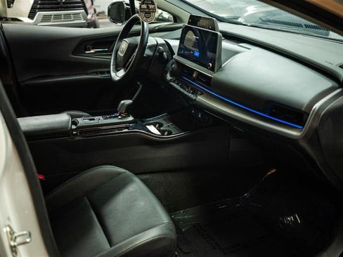 Used 2024 Toyota Prius XLE FWD image 12