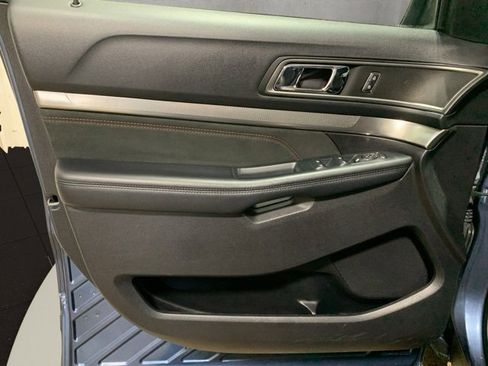 Used 2019 Ford Explorer XLT w/ Equipment Group 202A image 22