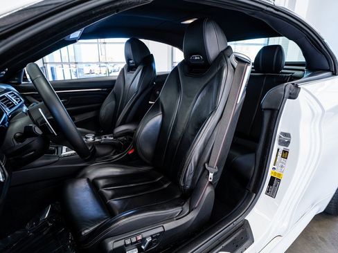 Used 2020 BMW M4 Convertible w/ Competition Package image 32