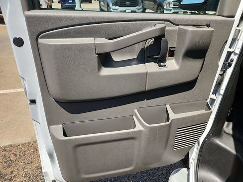 Used 2024 GMC Savana 2500 w/ Driver Convenience Package RWD image 6