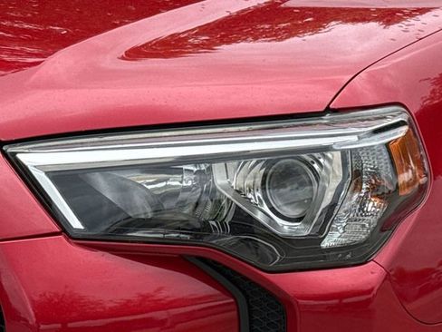 Used 2018 Toyota 4Runner SR5 image 4