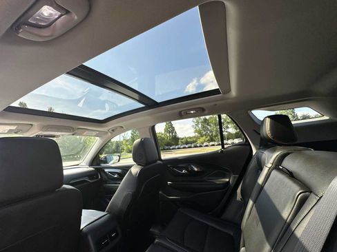 Certified 2024 GMC Terrain AT4 w/ Infotainment Package II AWD/4WD image 32