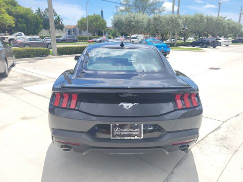 Used 2025 Ford Mustang Premium RWD image 7
